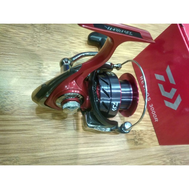 Reel Daiwa Revros 3000R