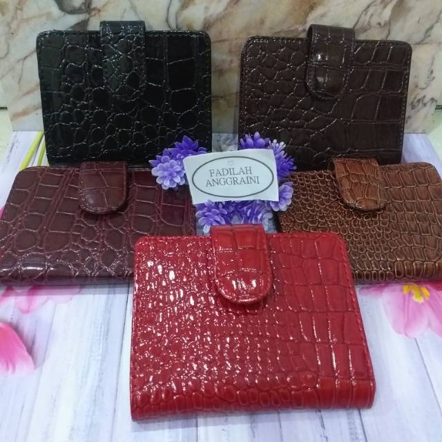 Dompet kartu dan uang model croco atau kulit buaya