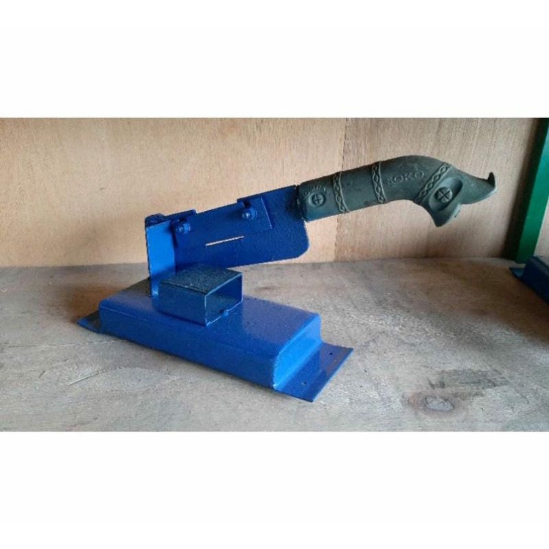 Alat pengiris pinang