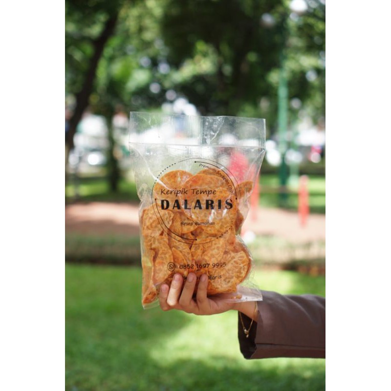 

Keripik Tempe Dalaris 250gr Rasa PEDAS Cemilan Enak Kerupuk Tempeh