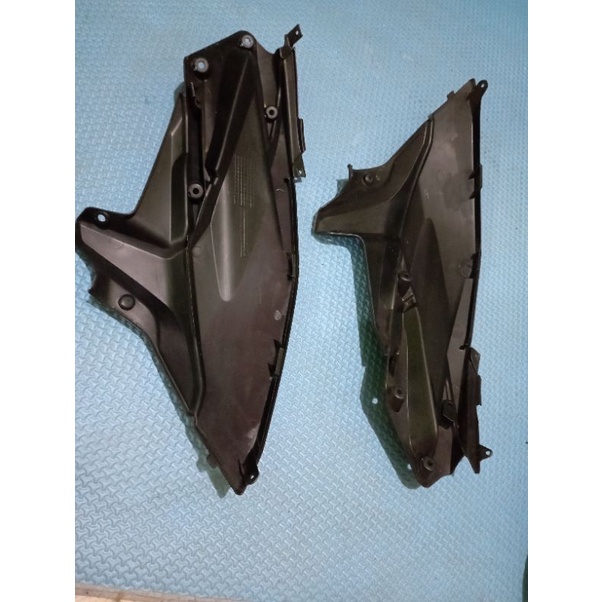 COVER SIDE R L SAMBUNGAN BODY KECI DEPAN VARIO 125 OLD ORI KZR