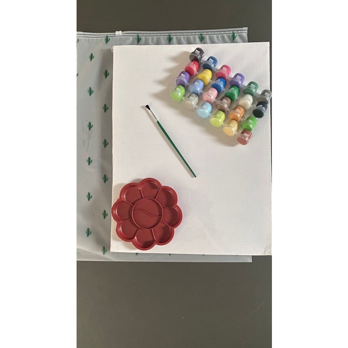 

RB PAKET LUKIS KANVAS 20 x 30