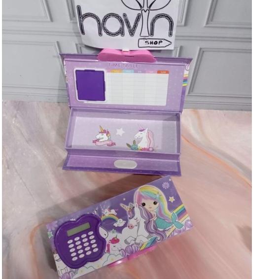 

Ready - KOTAK PENSIL ada KODE PASSWORD PIN 1 TINGKAT ada KALKULATOR/KODE MINI KALKULATOR/PENCIL CASE