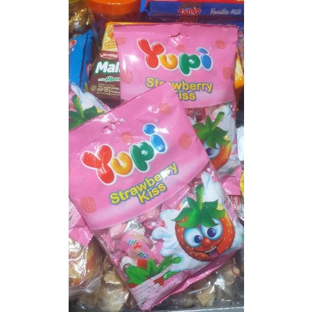 

Yupi Strawberry Kiss 120Gr Murah