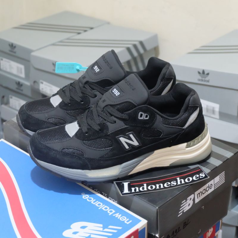 NEW BALANCE 992 BLACK GREY