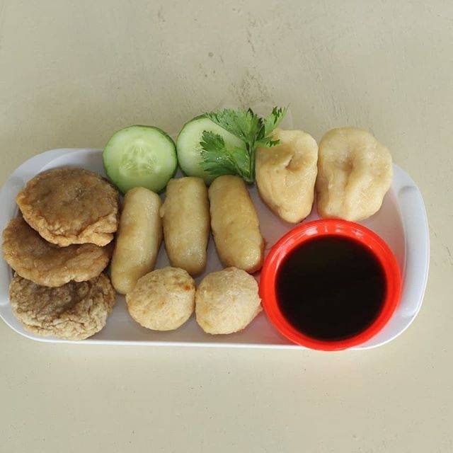 

Pempek Palembang Kombinasi Asli Ikan Tenggiri