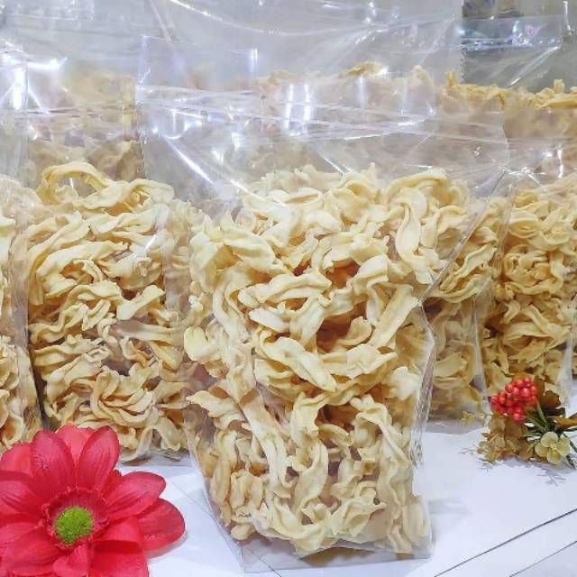 

Snack keju keriting / curut keriting / kue kering halal / kue keju / curut keju / cemilan medan