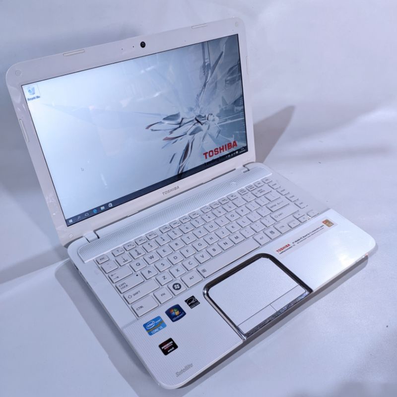 laptop editing Toshiba satelite m840 - core i5 - ram 4gb hardisk 500gb Vga Amd Radeon 2gb