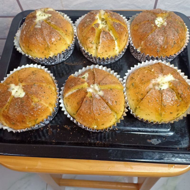 

RotiGarlicBreadChese