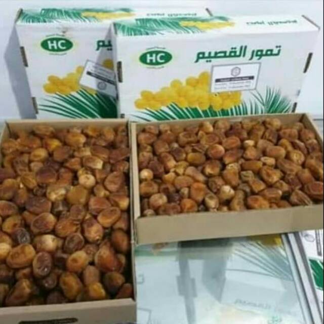 

Kurma Sukari Al Qassim 3 Kg Terlaris Warna Hijau Putih