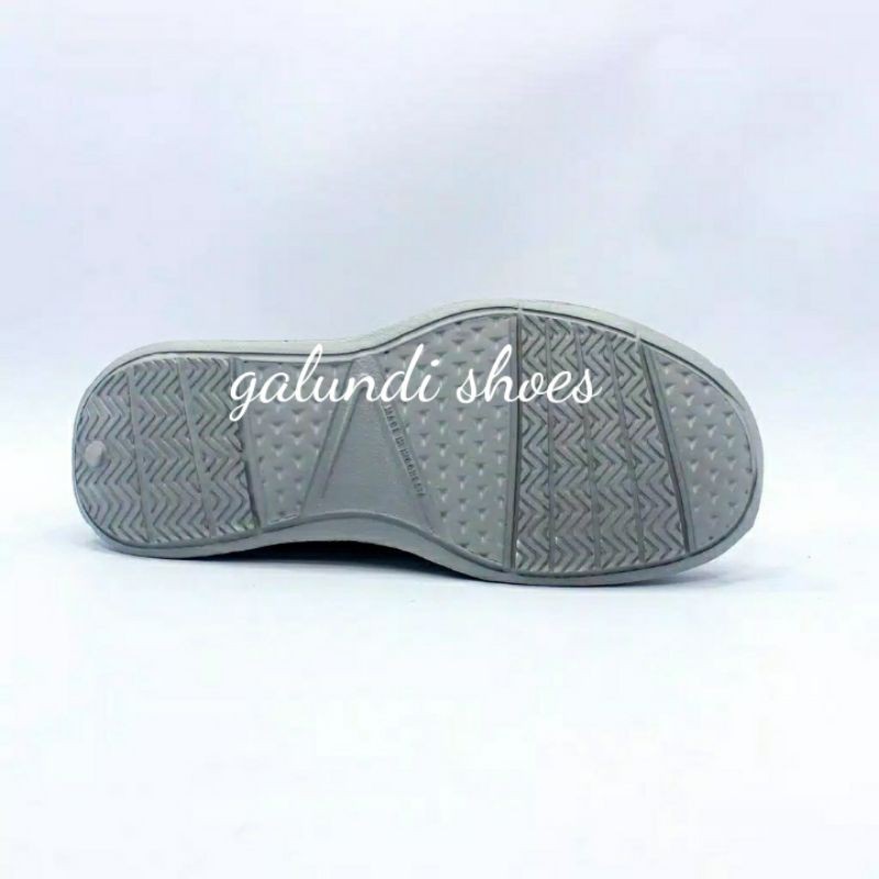 COD-SPATU CANVAS PRIA SLIP ON ARDILES