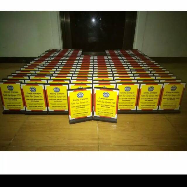 Terlaris Plakat Kayu cinderamata vandel Plakat Kenangan PKL KKN plakat kenangan vandel plakat kayu