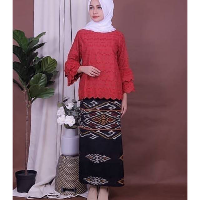 Rok span tenun motif kalimantan