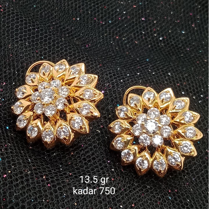 Anting Emas 17K - 13.5 gr Kadar 750 - 1001