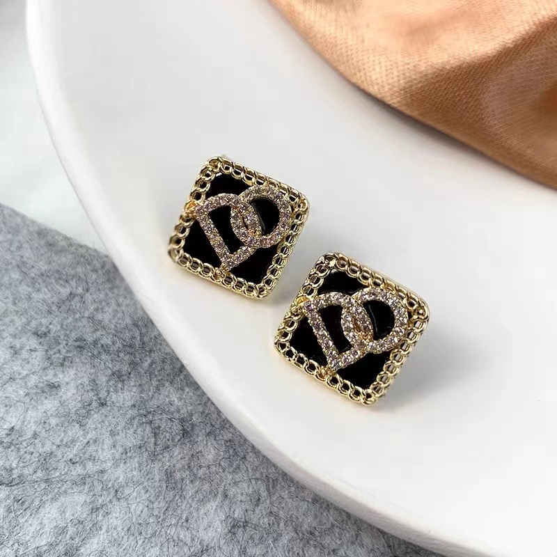 Anting Tusuk Bahan S925 Silver Untuk Wanita