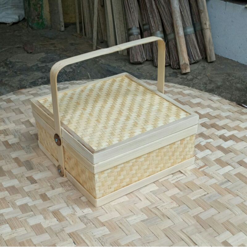 Rantang Hampers Persegi Anyaman Bilik Ukuran 25 Cm X 25 Cm