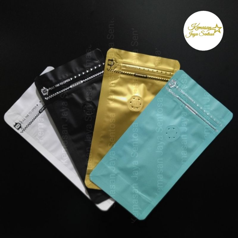 Kemasan Kopi Flat Bottom Import 100 Zipper Valve. standing pouch hitam putih tosca gold.flat bottom 