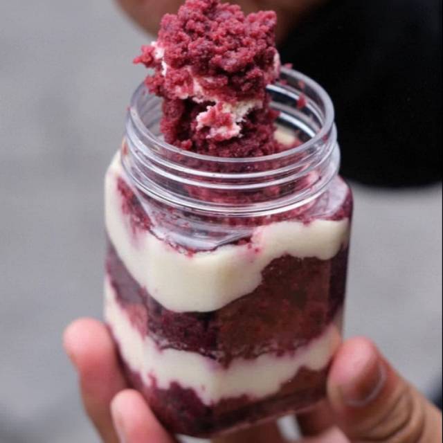 

Red velvet jar cheesecakesolojogja