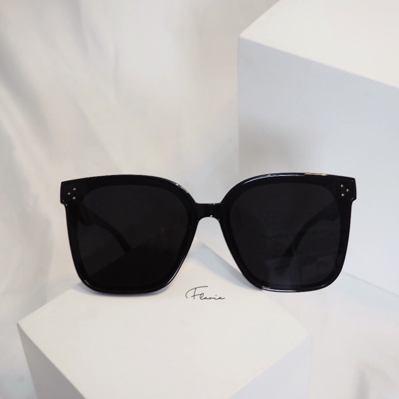 Flavia Eyewear - Kacamata Hitam Mars