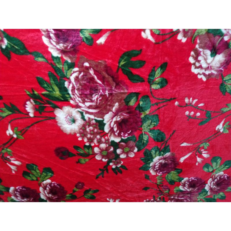 Selimut bulu halus super halus motif bunga merah