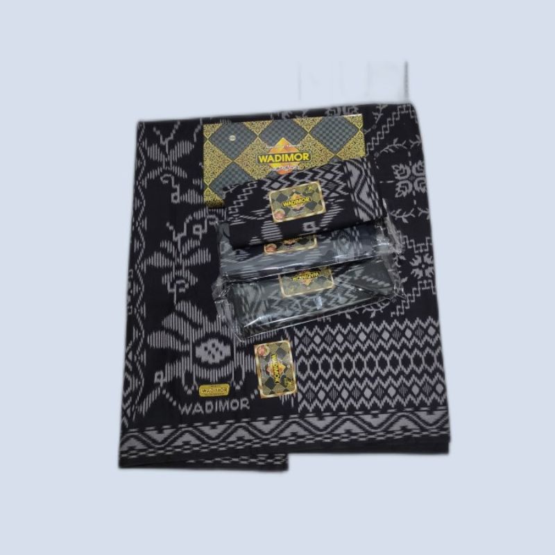 sarung wadimor motif bali hitam