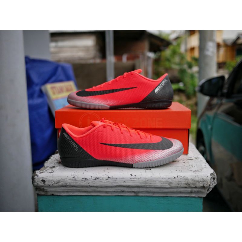 Sepatu Futsal Nike Vapor 12 Academy CR7 IC Red Original AJ3731600