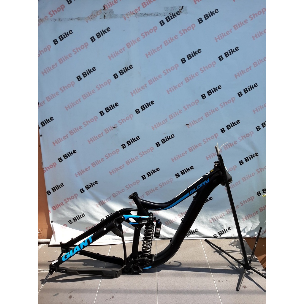 Frame Alloy MTB Giant Glory Size S Ban 27.5 Tapered Diameter Seattube 30.9mm TA 150x12mm Bonus Heads