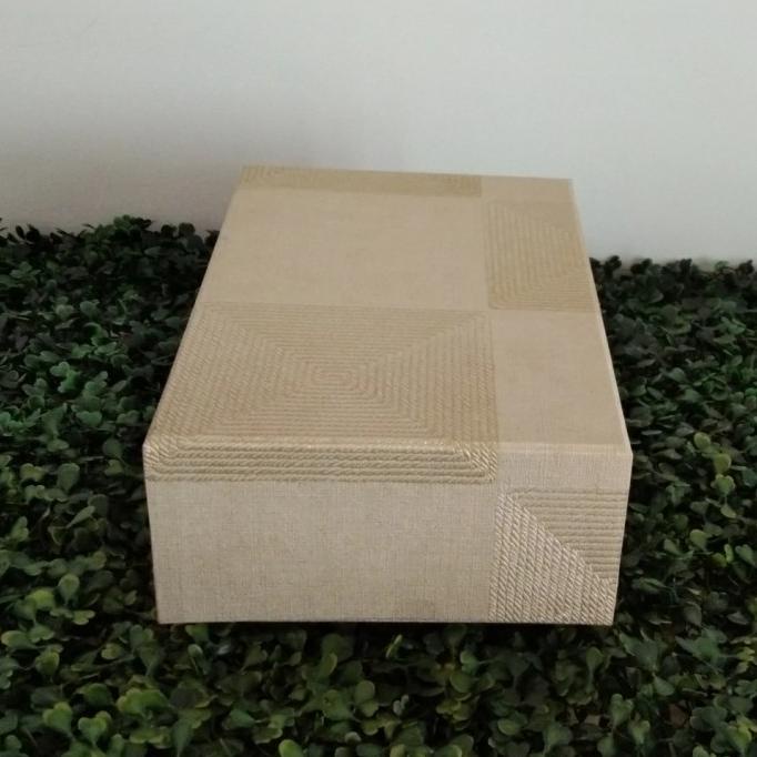 

Premium Product!!! Kotak Kado Persegi Panjang Tebal No.1 Uk.17X27X9 Cm. - Paling Diminati