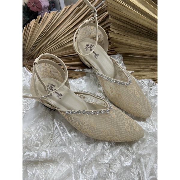 sepatu wanita azwina cream tali 3cm kaca