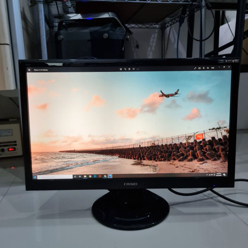 Monitor 22 inch Chimei Seri 22VD second / bekas, panel layar mulus