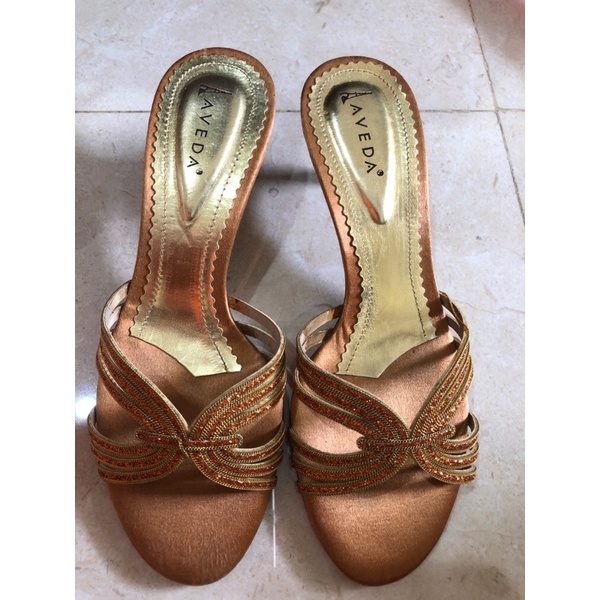 preloved sandal pesta gold size 37