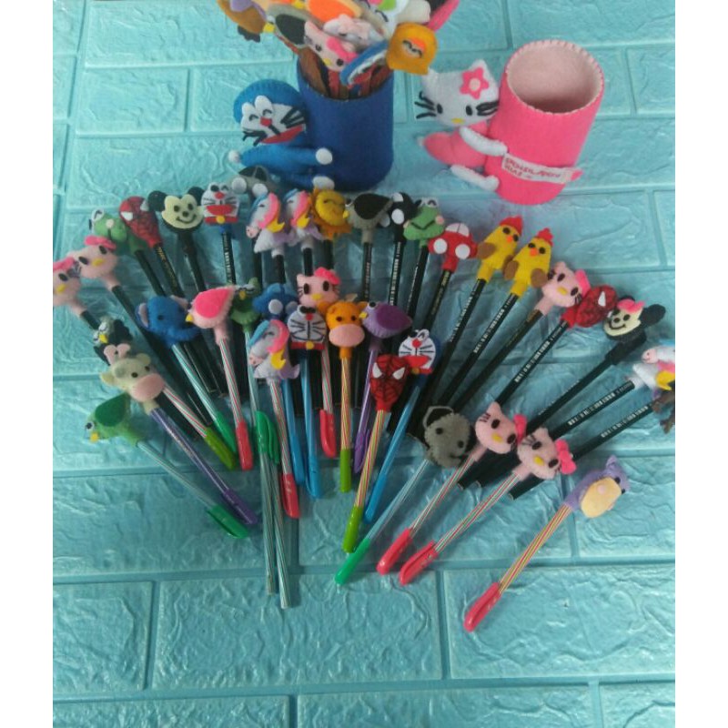 

Pensil dan Pen hias karakter