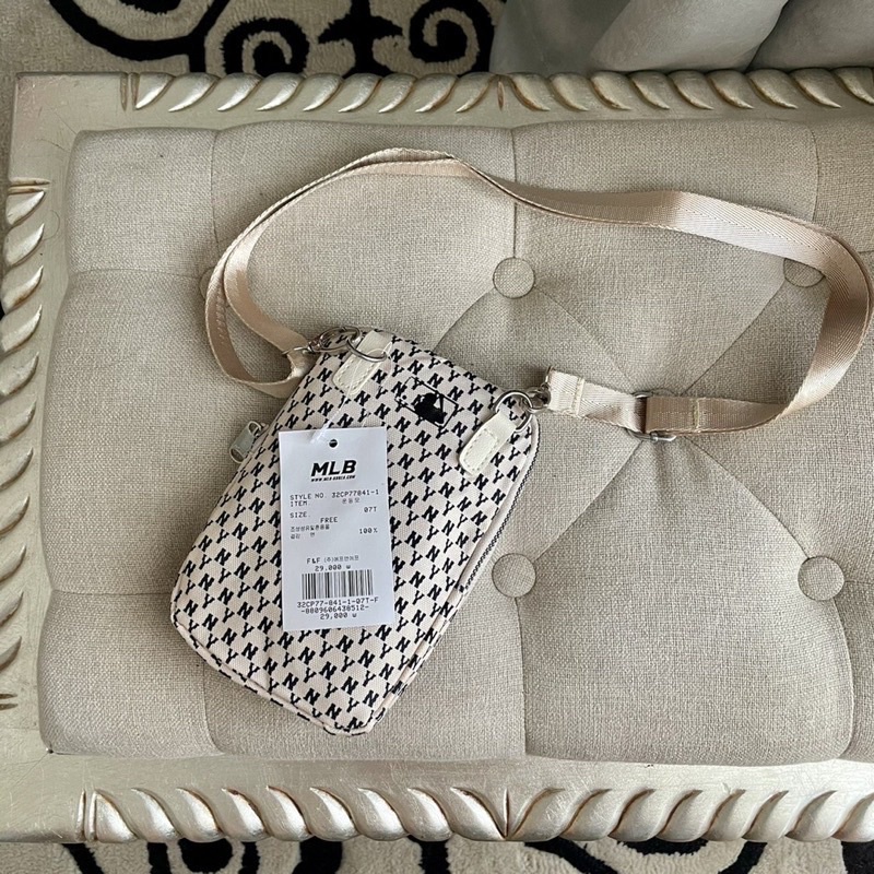 ((BEST QUALITY)) NY MLB POCKET BAG / SLINGBAG NY MLB / TAS SELEMPANG NY MLB / SLINGBAG NY KEKINIAN / TAS SELEMPANG WANITA / SHOULDERBAG NY MLB