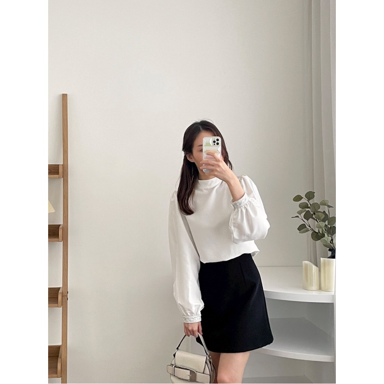 Kadaka T-0474 Blouse High Neck Tangan Panjang Detail Brukat