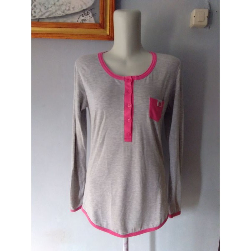 Kaos wanita kancing depan preloved