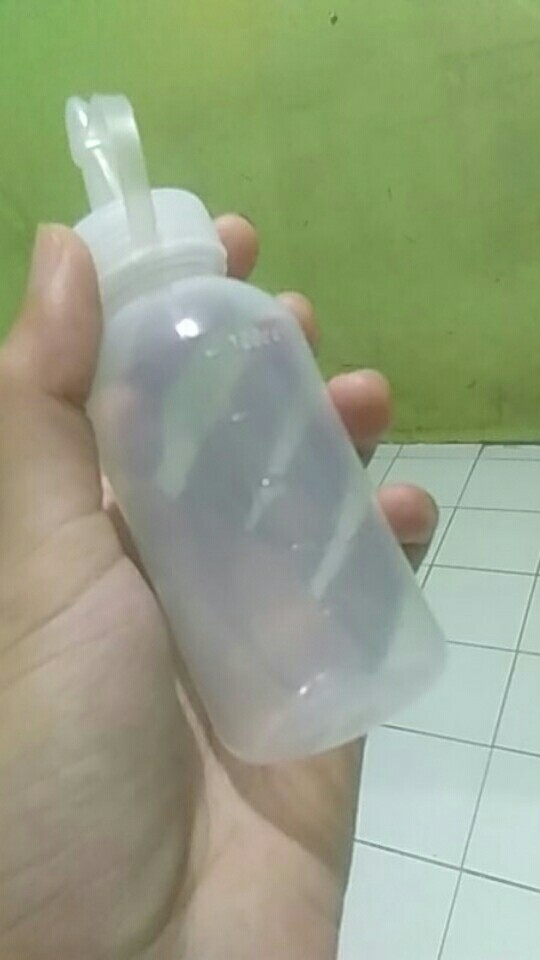 2pcs Botol Dispenser Saus / Kecap / Bumbu Masak Dengan Bahan Plastik Dan Ukuran 100ml