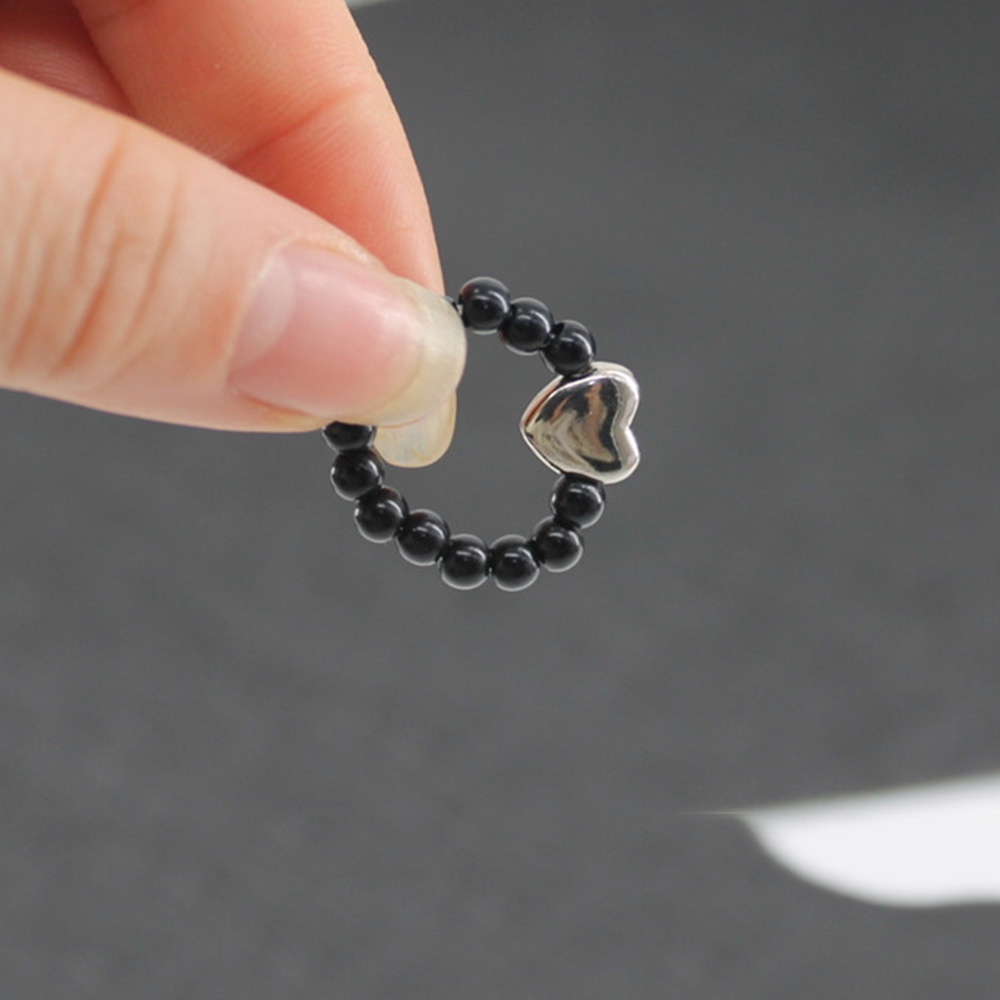 Cincin Manik-Manik Resin Elastis Handmade Warna Hitam Putih Gaya Vintage Untuk Wanita