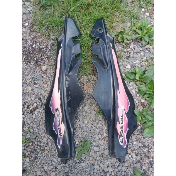 Cover kanan kiri body belakang Suzuki Crystal Kristal Rc 100 original
