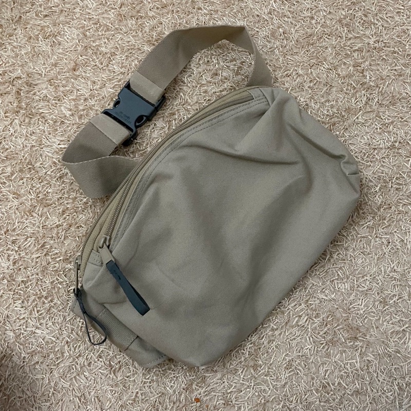 PRELOVED WB PRIA UNIQLO