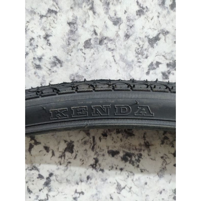 Ban Luar Sepeda Ukuran 700 x 28c KENDA