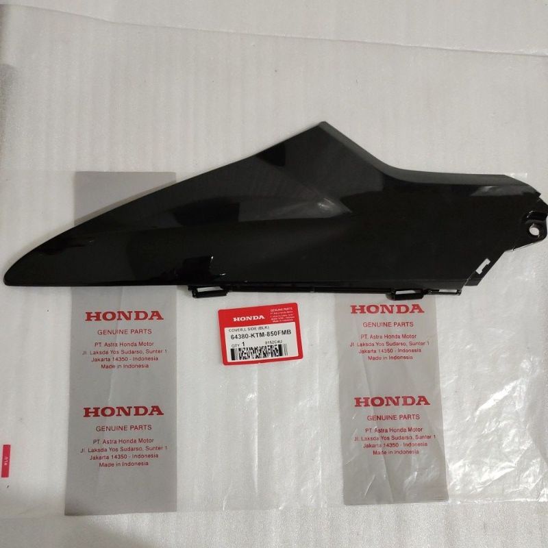 Cover Sambungan Body kiri Honda Supra X 125 Batman 2005-2013 Hitam Ori 64380-KTM-850FMB