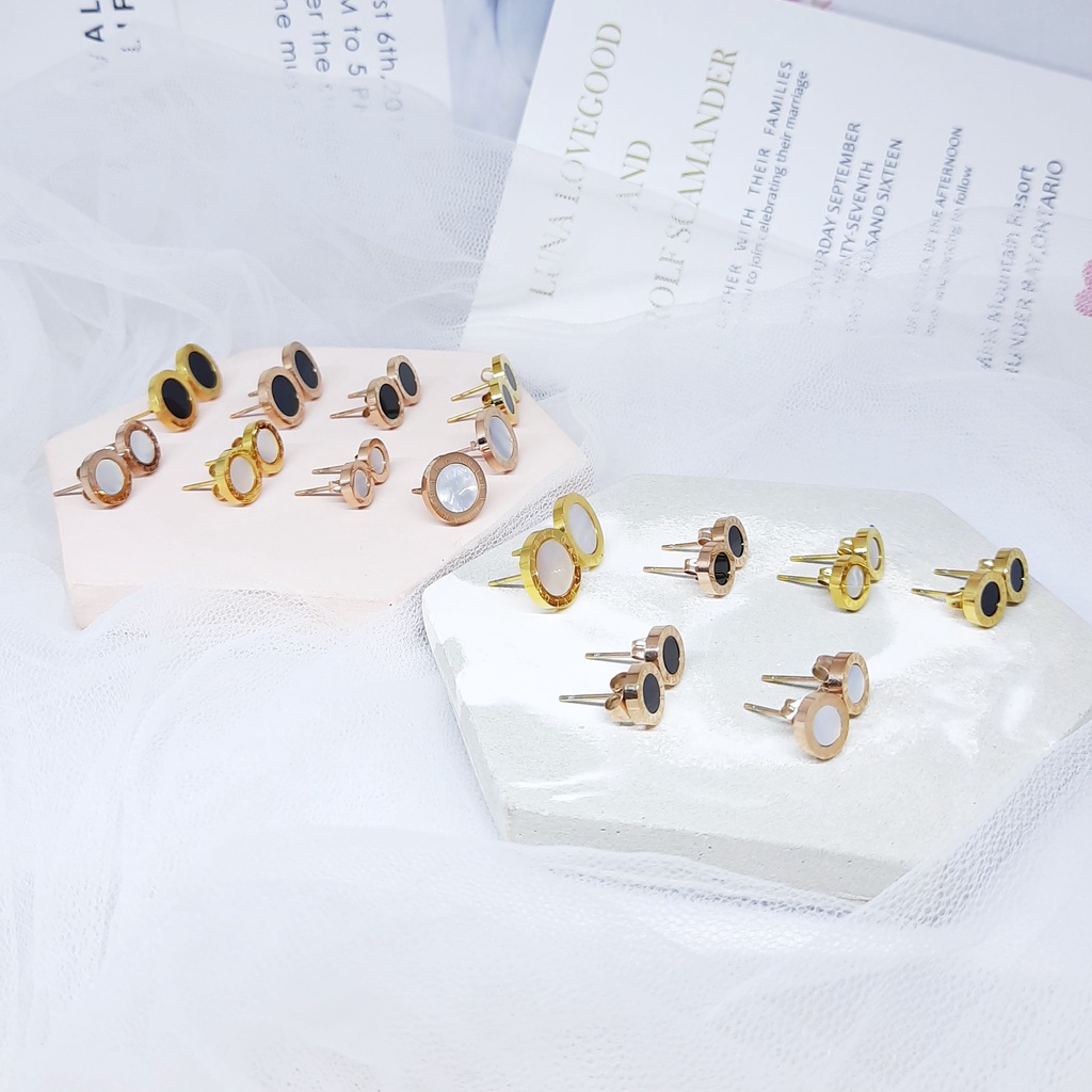 Anting TusukTitanium Bulat Hitam Romawi Polos Rose Gold - BE350