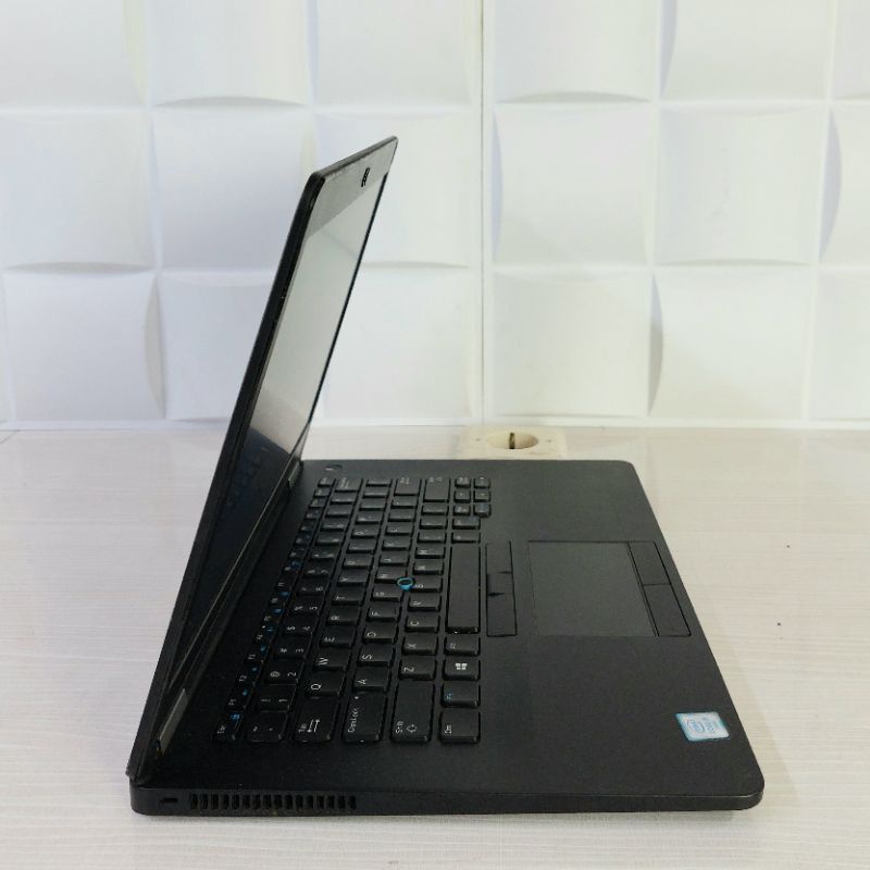 Laptop DELL Latitude E7470 |Core  i5 gen 6 |Ram 8Gb |Ssd 512Gb