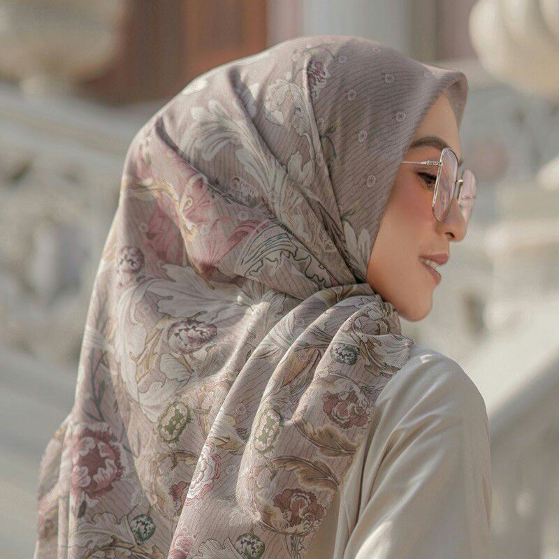 Buttonscarves Royale Khaki