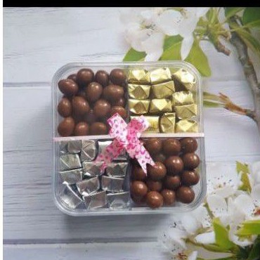 

paket coklat lebaran / parcel coklat Mix delfi treasure skat 4