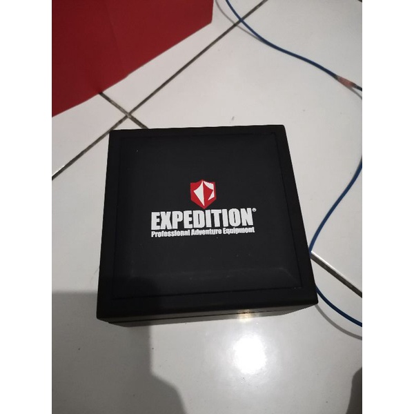 Jam expedition seri E6748M