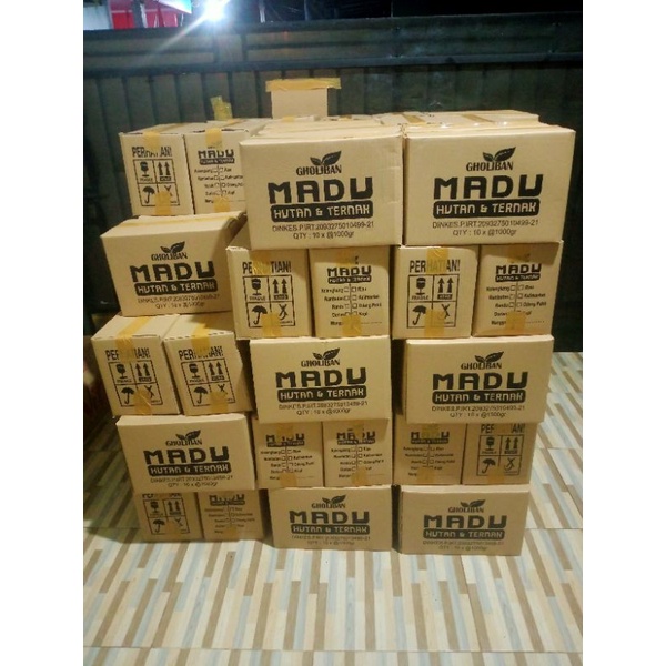 

RB22 Madu Hutan Kalimantan gholiban 1 kg(BOTOL EMBOS)