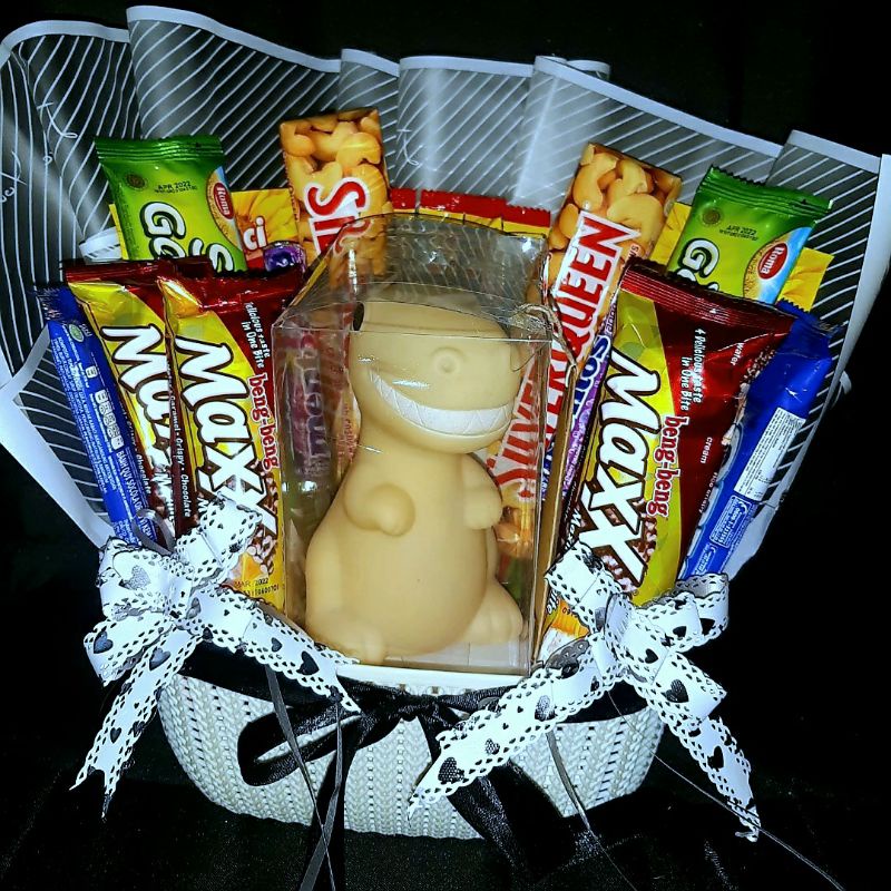 

BUCKET SNACK Wisuda/Ulang Tahun/Pernikahan