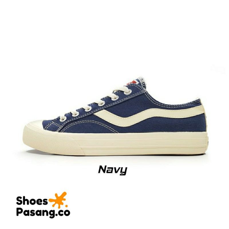 VANTELA PUBLIC LOW NAVY