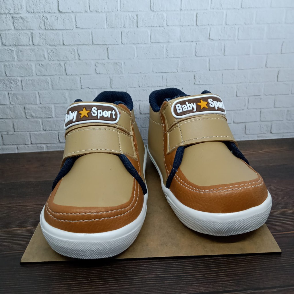Sepatu Anak Laki - Laki Prewalker Sporty Cream Galaxy